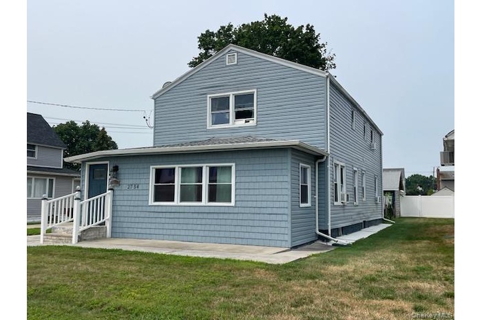 View of front facade