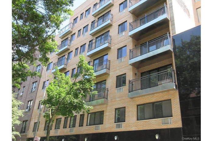 View of apartment building / complex