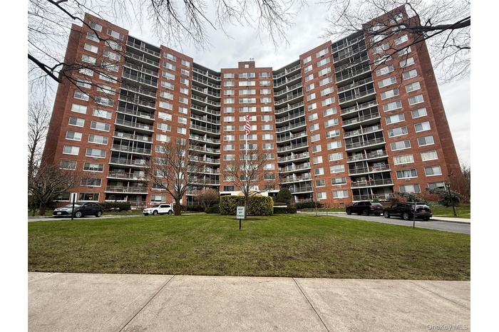 View of apartment building / complex