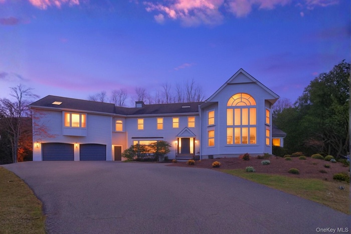 Welcome to Aqua Vista Estate