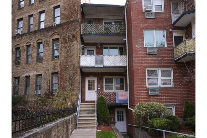 View of apartment building / complex