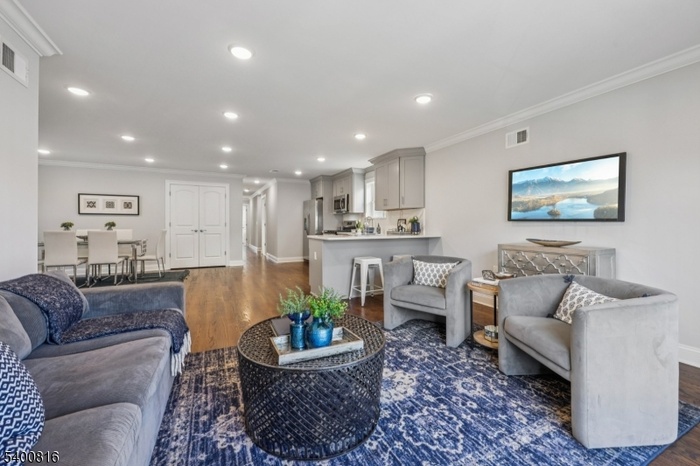 1st floor-Living Room