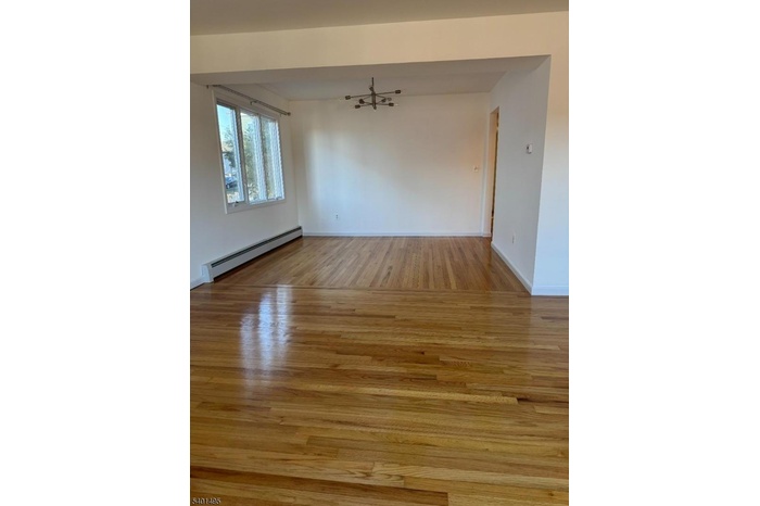 LIVING ROOM /DINING ROOM