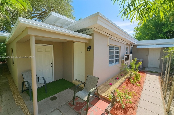 Separate private Inlaw quarters entrance