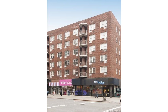 View of apartment building / complex