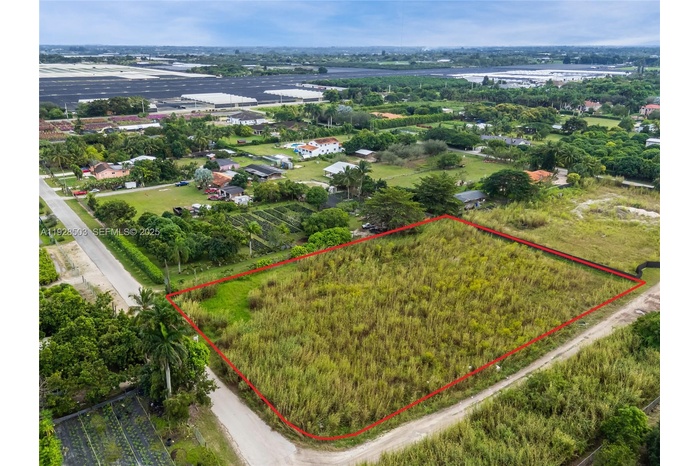 1.33 ACRE IN REDLAND