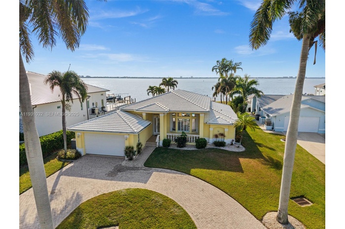 Welcome to 264 Bayshore Drive!