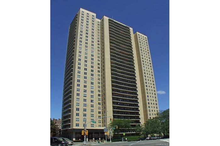 View of apartment building / complex