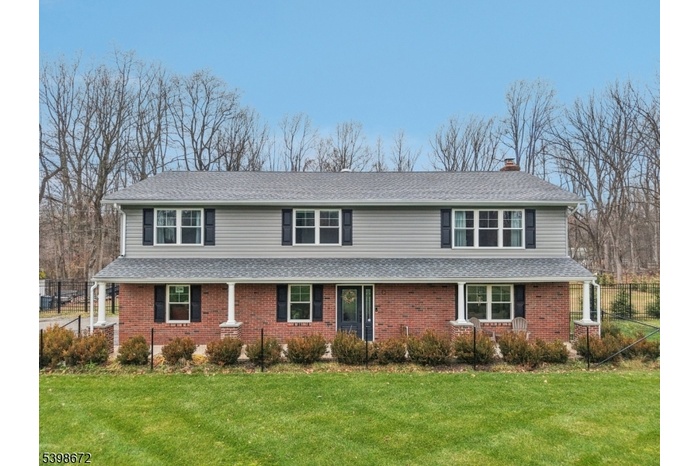 Impeccably maintained exterior