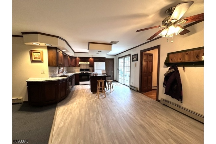 Large eat in kitchen