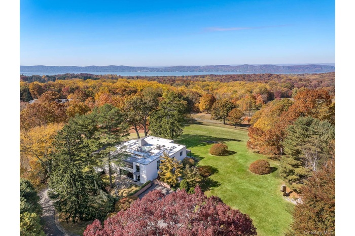 42 Acres of spectacular land facing the Hudson River