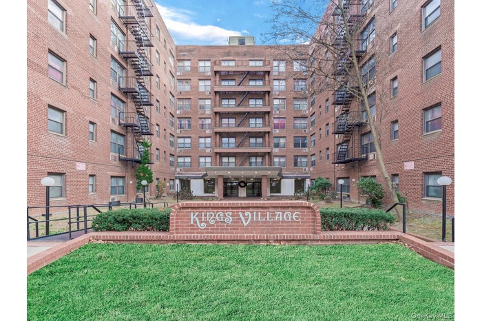 View of apartment building / complex