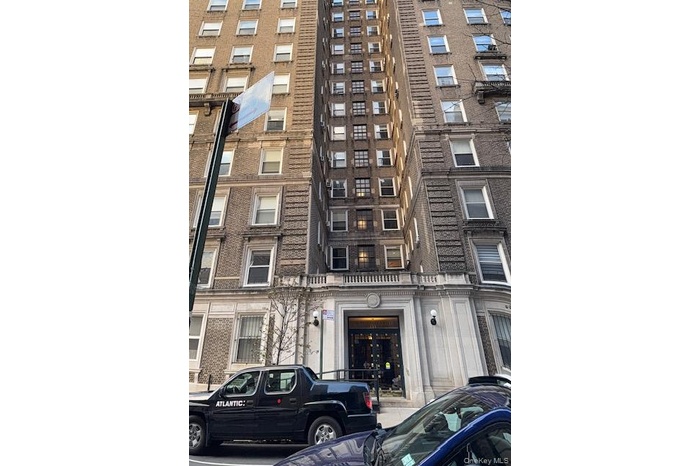 View of apartment building / complex