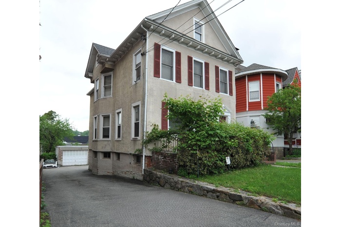 Well appointed stucco exterior