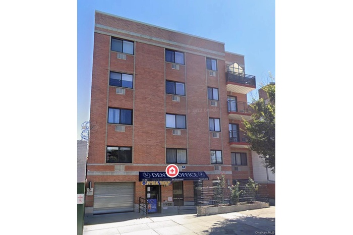 View of apartment building / complex