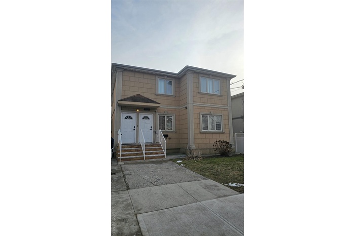 View of front of property with entry steps