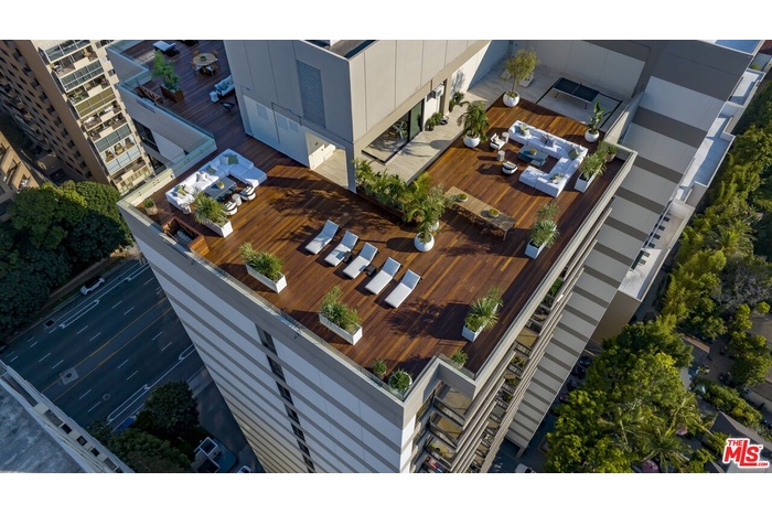 Penthouse Condo with Private &