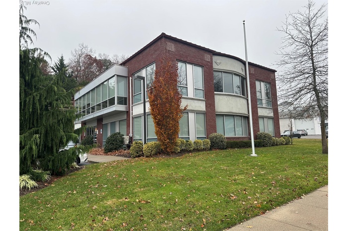View of apartment building / complex
