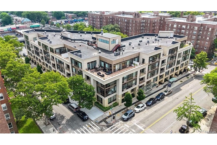 View of urban area featuring apartment complex
