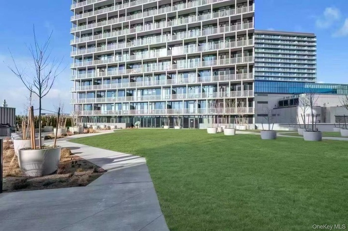 View of apartment building / complex