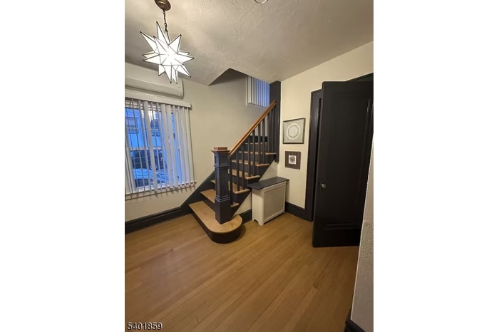 Foyer / Entry