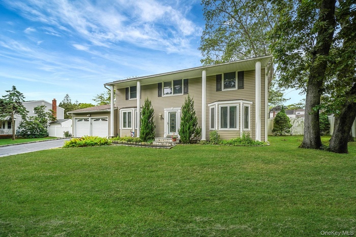 Welcome to 24 Oakdale Ave, Farmingville