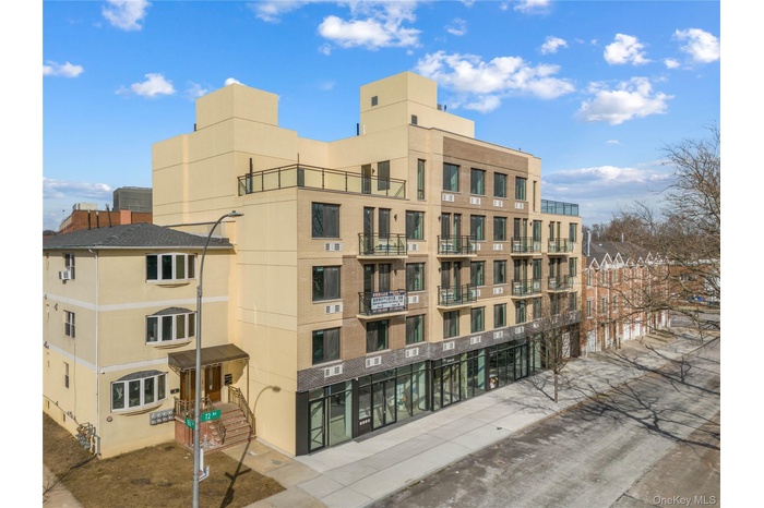 View of apartment building / complex