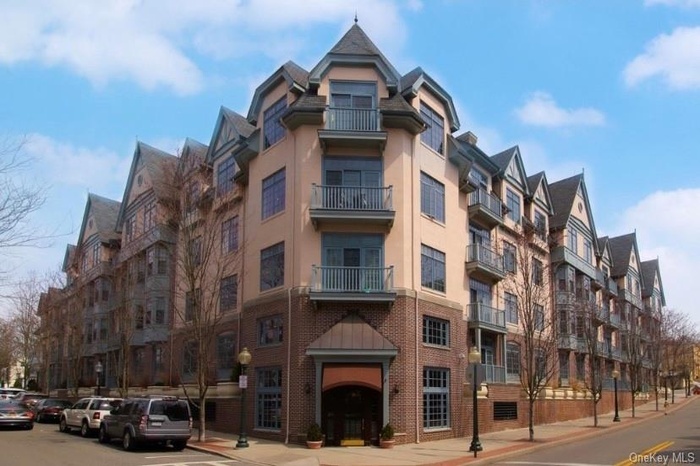 Welcome to the luxury condos at Marbury!