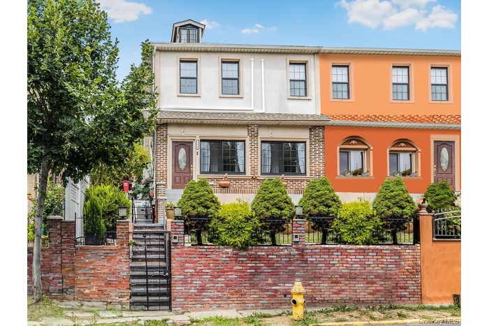 View of front facade