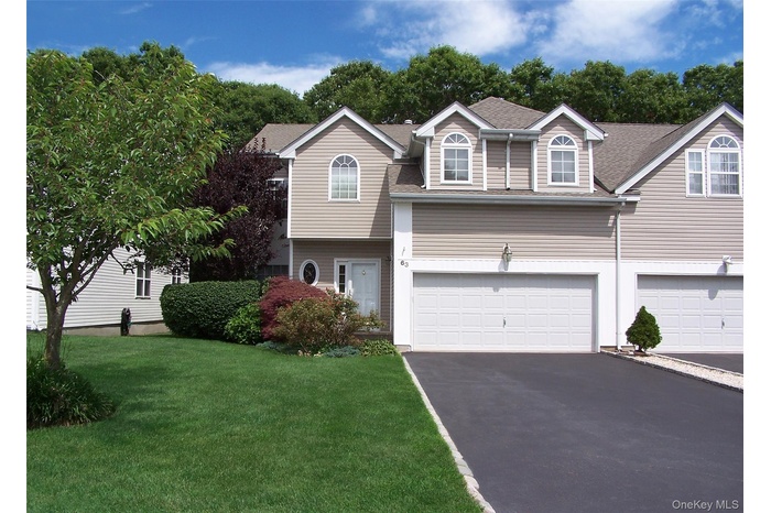 4Br, 2.5Bth, Colonial Style End Unit