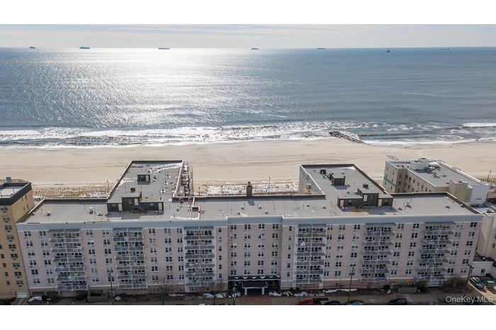 Direct oceanfront building