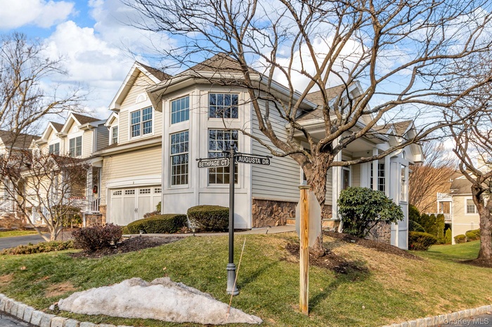 Welcome to 2 Bethpage Court at Hollow Brook Mews in Cortlandt Manor