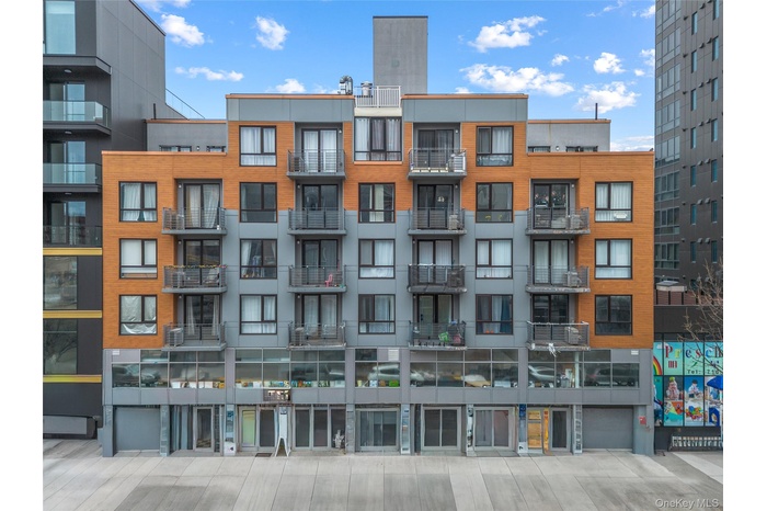 View of apartment building / complex