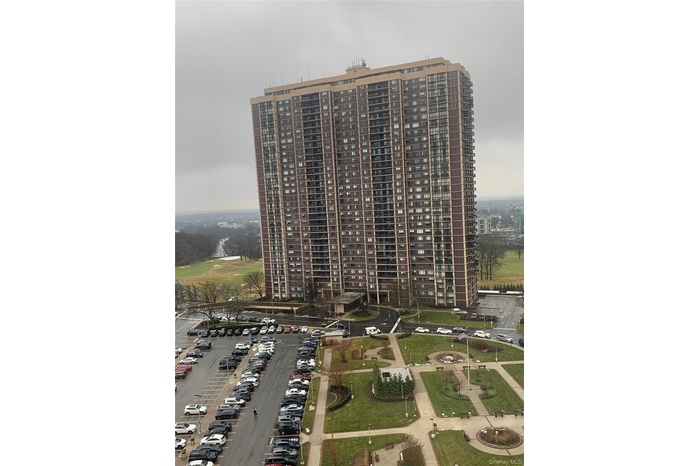 View of apartment building / complex