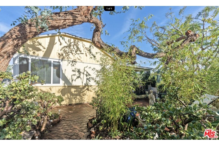 Front of Home & Yard