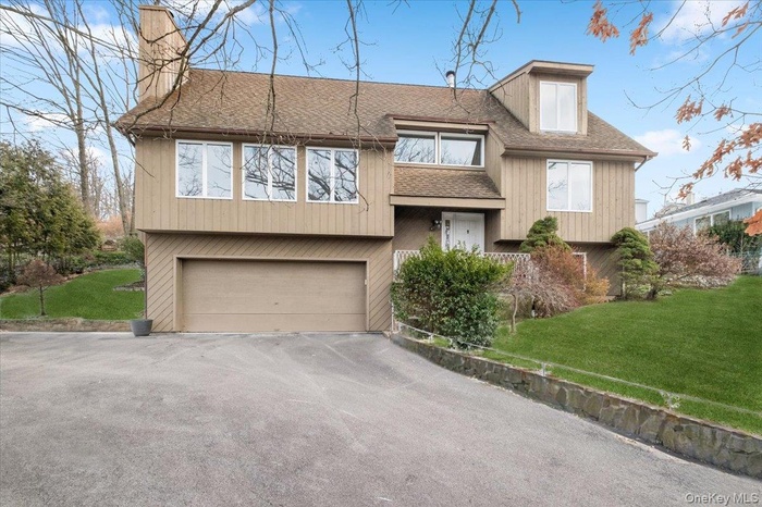 Welcoming exterior at 712 Linda Ave