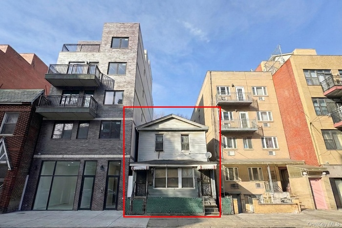 View of apartment building / complex