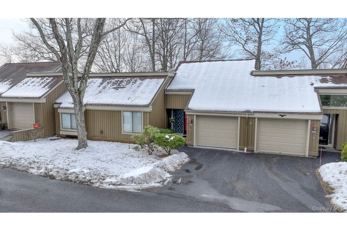 Beautiful home with 1 car attached garage