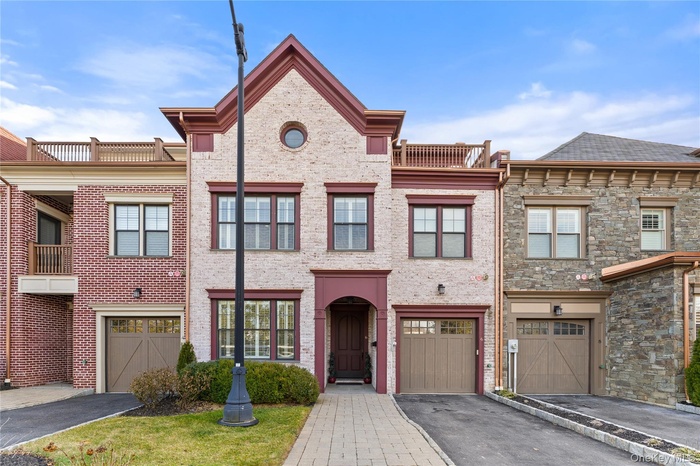 Welcome to 6 Hudson View Way!