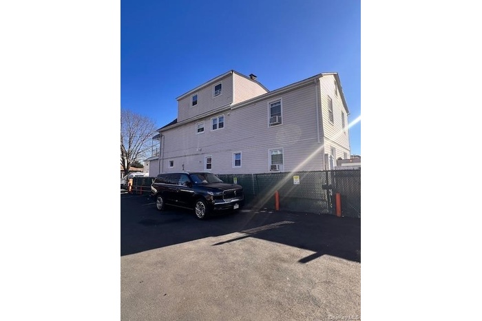 View of side of home