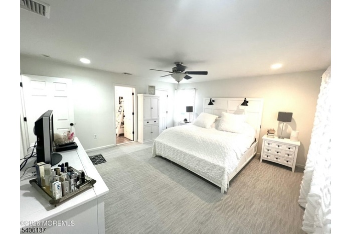 Master Bedroom WIC