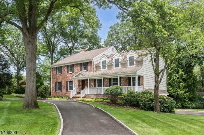 Expansive 5 BR, 3.5 bath home