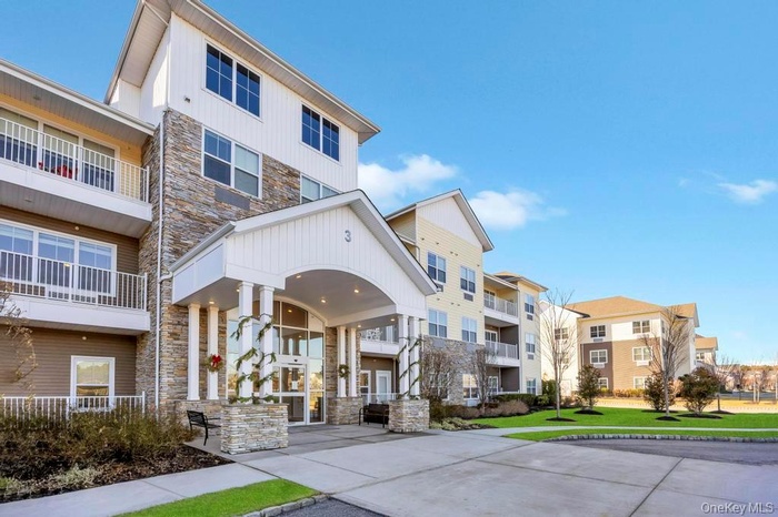View of apartment building / complex
