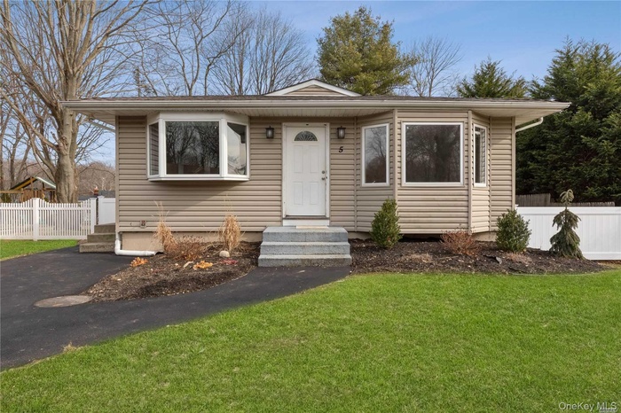 Photos were taken in 2020 before current tenants moved in.