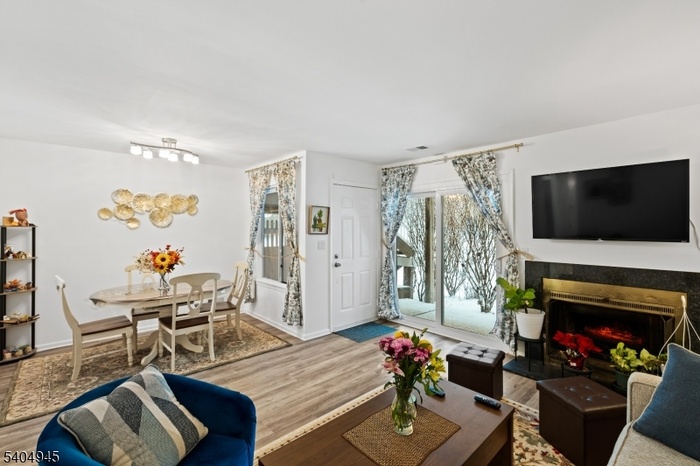 Living Room/Dining Room