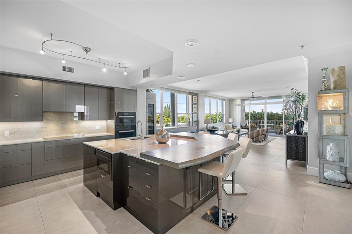 Completely renovated kitchen with modern finishes