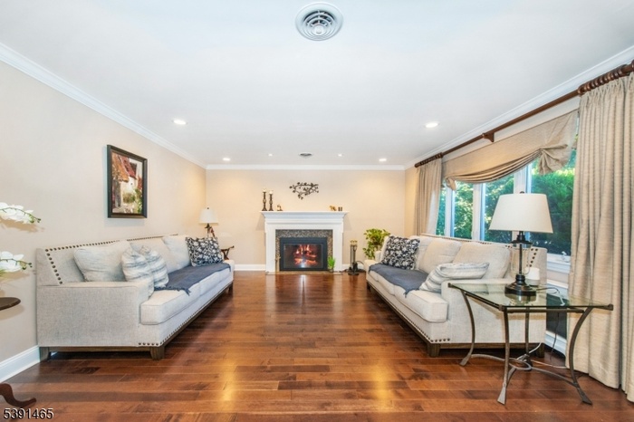 Formal Living Rm w Fpl