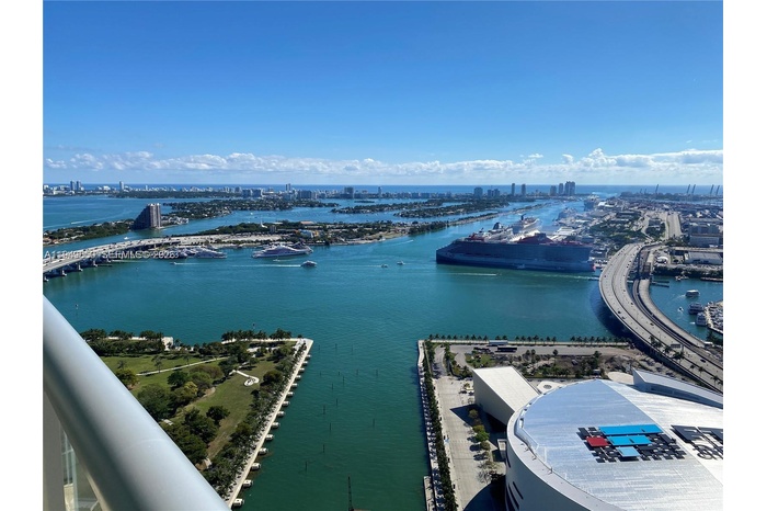 Fabulous Direct Water Views!