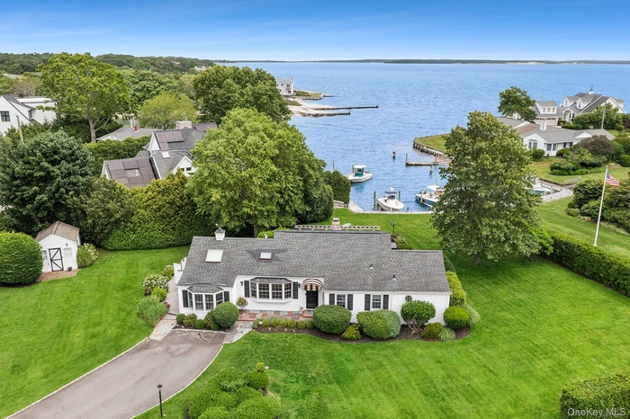 315 Old Salt Road, MattituckWaterfront Great Peconic Bay