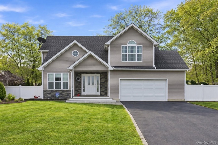 Beautiful Colonial set on .3 acre